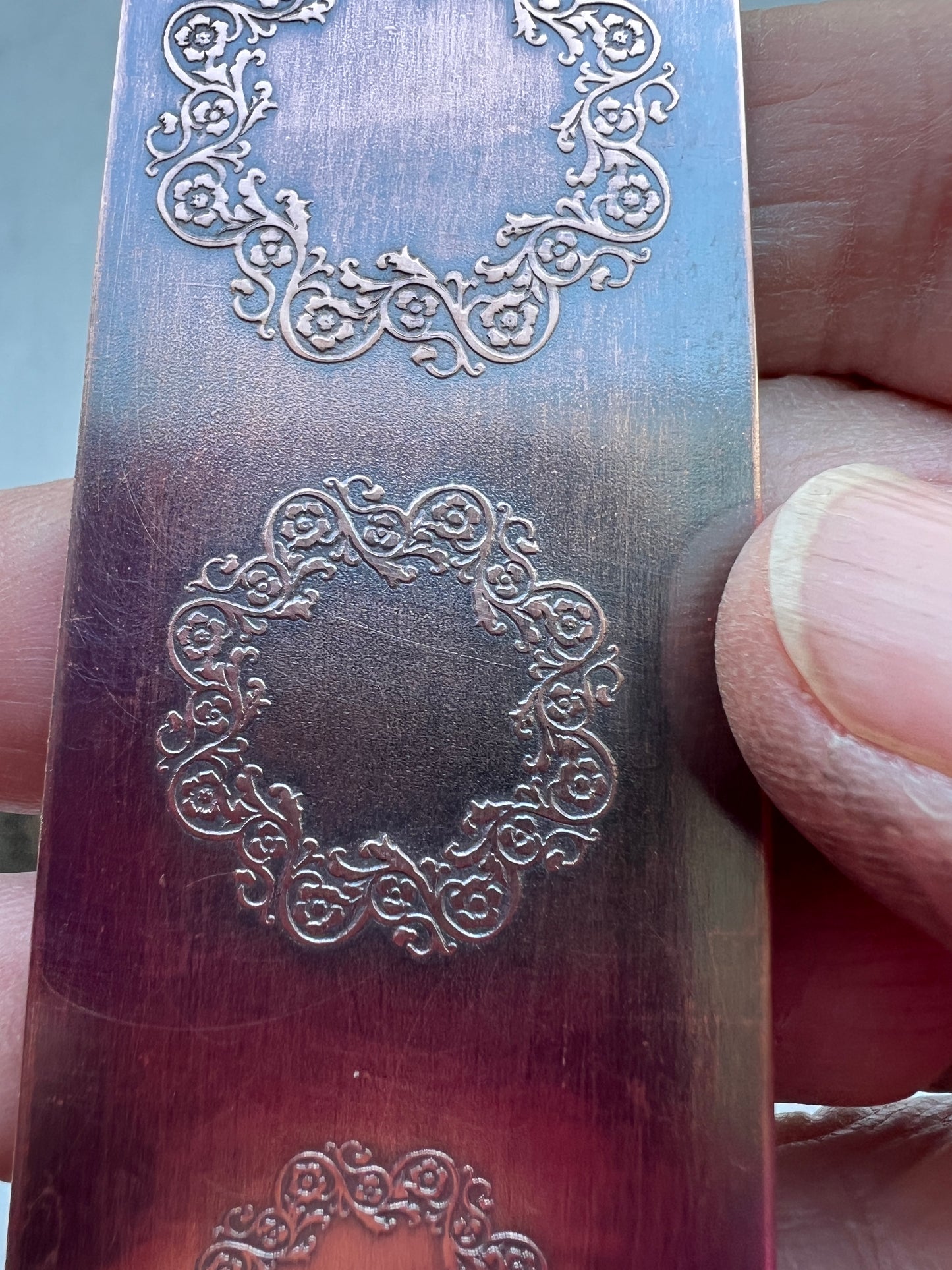 Ring of flowers plate