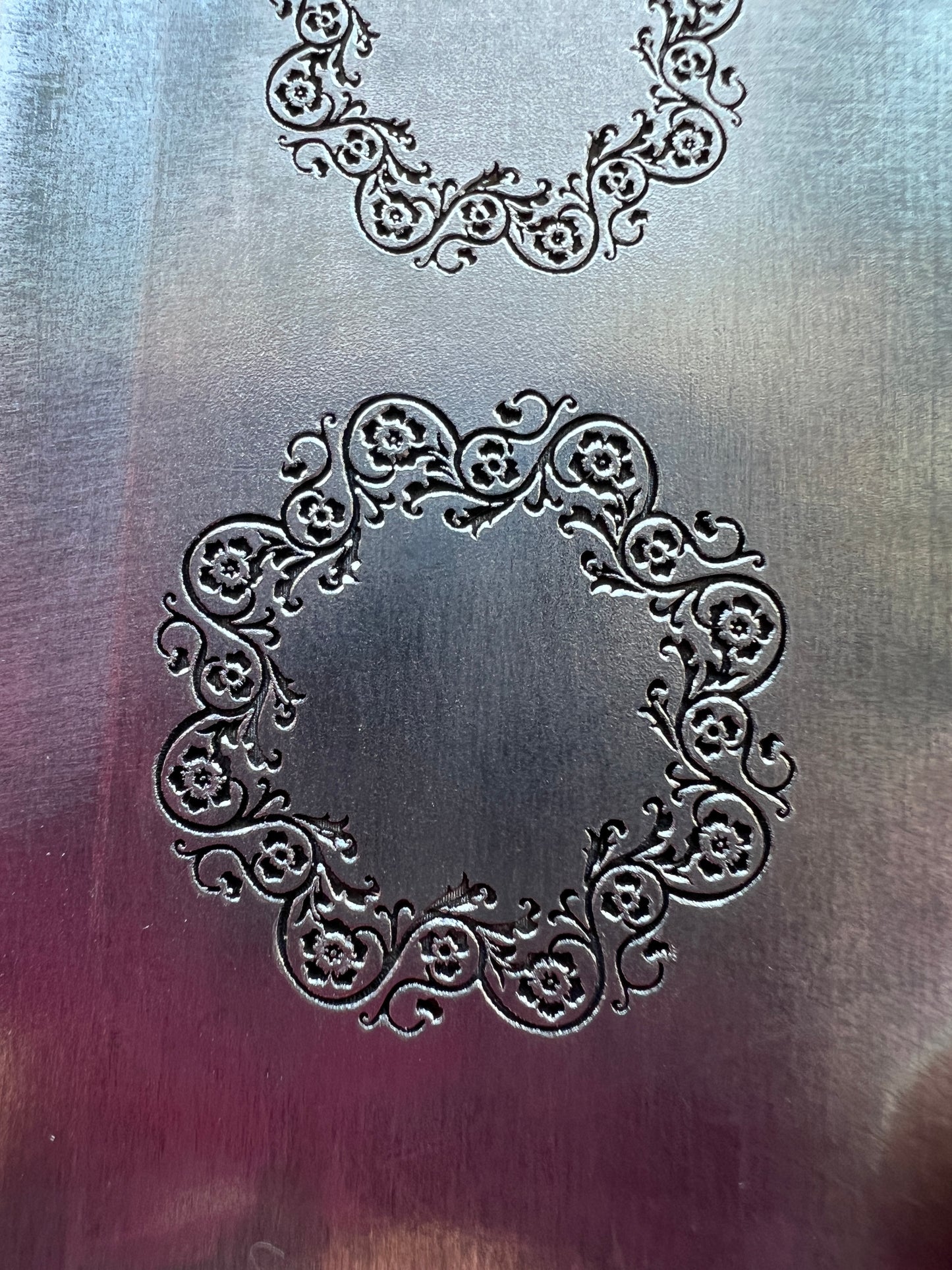 Ring of flowers plate