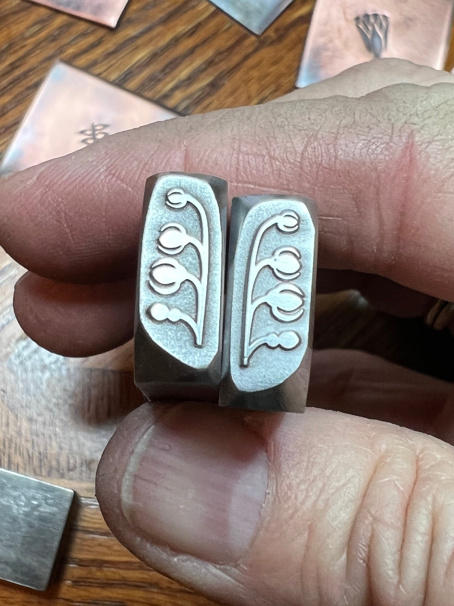 Art nouveau double floral border