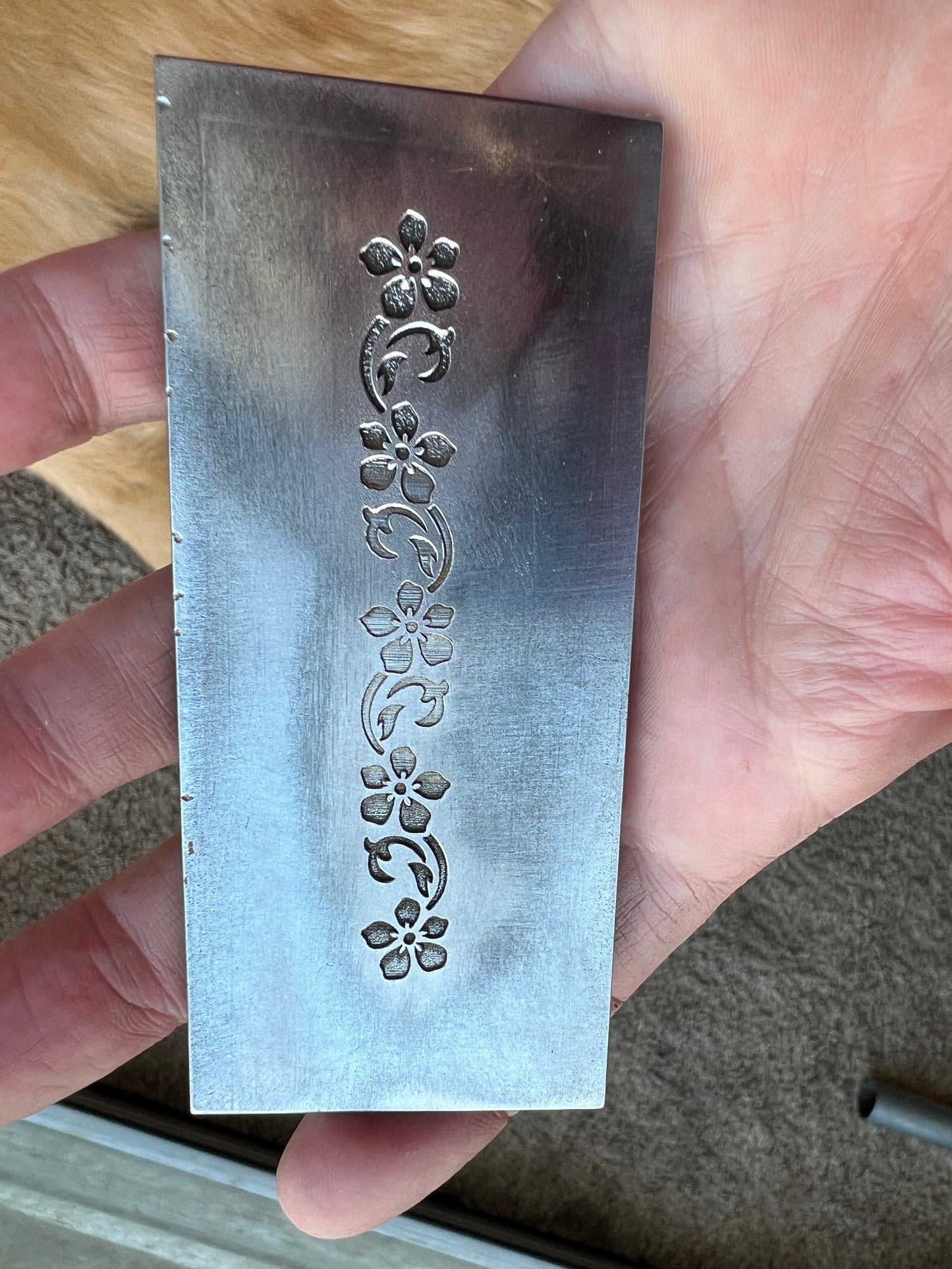 Floral ring band plate